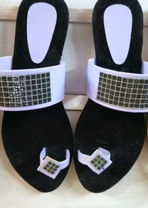 FANCY THUMB SLIPPERS