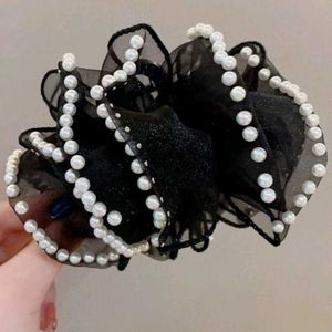 Pearl Bow Hair Claw Clip