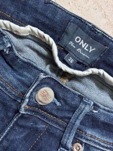 Distressed Skinny Jeans