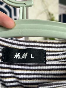 H&amp;M Black and white Crop strip top