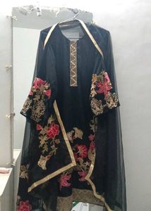 Floral Embroidered Kurta Set