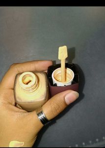 Ambar Satin Finesse Foundation😁