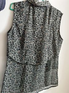 Flat 199 Any Top! Chic Grey Sleeveless Shirt/Top