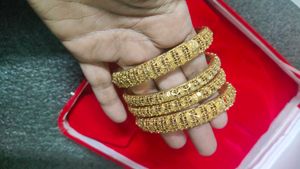 4 Pce Golden Bangles