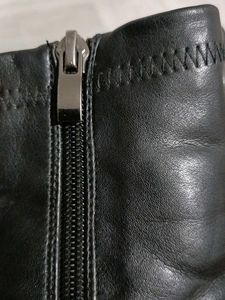 Black leather Ankle Boots