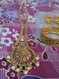 Elegant Gold-toned Jewelry Set