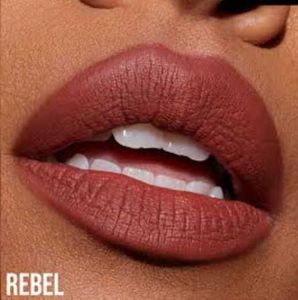 Huda Beauty Liquid Matte Lipstick