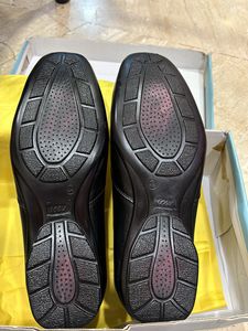 Black Shoe New Wid Tag Nd Size