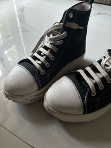 Black Shoes