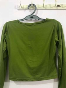Green full sleeves crop top 💚😻