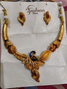 Necklace &amp; Earring Set