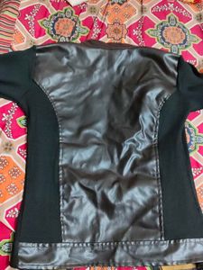 Leather Jacket 🧥 Brings Warmth Protecs Body