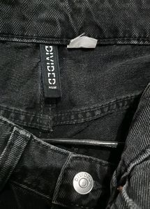 H&amp;M High Waist Straight Leg Denim👖