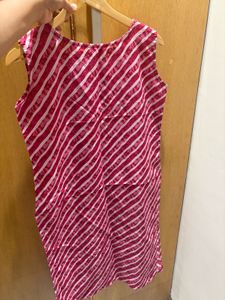 Striped Sleeveless Kurti