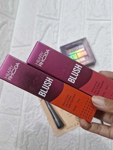Hilary Rhoda Makeup Set