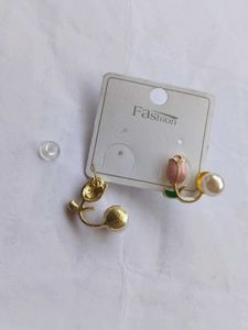 Tulip Pearl Earrings