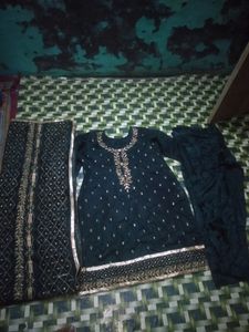 Very Beautiful Very Heavy Bottle Green Colour 3 Ps Suit