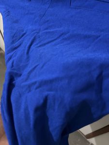 Blue Zipper Accent Capri Leggings