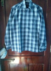 Blue Formal Men&#39;s Shirt With Front Pocket