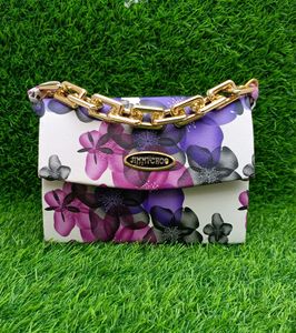 This is A Very Beautiful And Affordable Handbag..