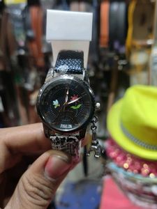 Women Watch / Girls Watch