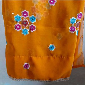 🛍️Elegant Yellow Floral Saree⭐⭐⭐⭐⭐