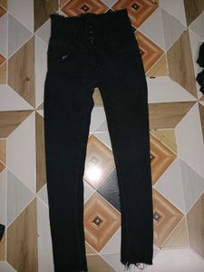 White High-Waisted Jeans
