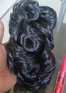 Set Of 5 Lipgloss And Hair Clip