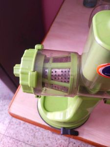 UMA Gold Juicer