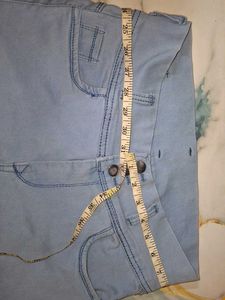 Light Wash High-Waisted Jeans