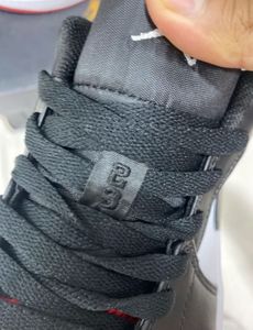 Air Jordan 1 Low Bred Toe