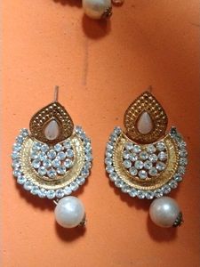 Beautiful Golden Earing Pendent Set
