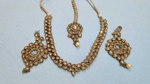 Best Elegant Necklace Set With Earing And Mang Tik
