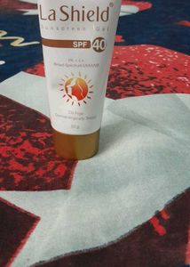 La Shield SPF 40 Sunscreen