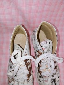 Women&#39;s White Shoes With Comfortable Wedges