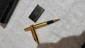 Elegant Gold Pen