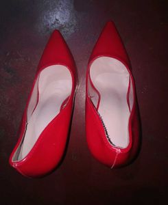 Siren Red Pointed Heels Pumps