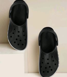 CROCS CLOGS BAYBAND BLACK . TOTALLY NEW CONDITION WITH BILL. NEW  MRP - 3500/- , MY PRICE - 1500/-