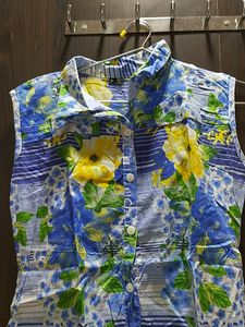 Floral Print Sleeveless Top