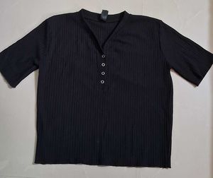 Black ribbed crop top