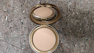 Lakme 9 To 5 Compact Powder