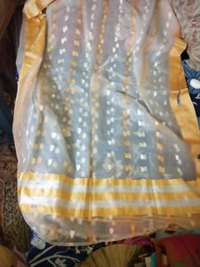 Looks Banarsi Dupatta