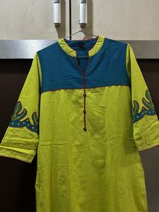Thread Patch Work Kurta Set