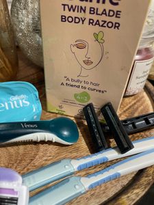 Combo Offer Razors &amp; Refills Bundle