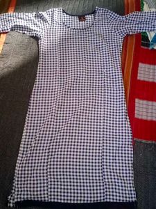 Dummy Shape Checkered Maternity Top