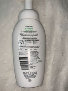Cetaphil Soothing Foam Wash