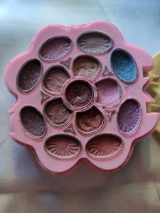 Cute Flower Eyeshadow Palette