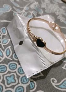 Elegant Rose gold Black Heart Designer Bracelet