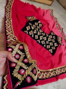 velvet border an blouse very nice 👍 saree 💌.