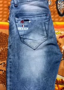 Stylish Blue Wash Jeans